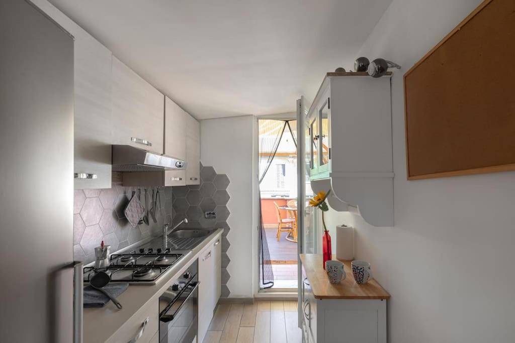 Penthouse With Jacuzzi On Private Terrace In Trastevere Apartment Rom